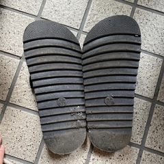 黒サンダルの画像