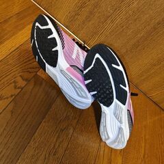 ニューバランス ランニングシューズの画像