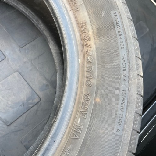 16インチ　国産タイヤ　中古タイヤ　　4本セット