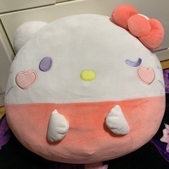 クッションのような大きなキティーちゃん