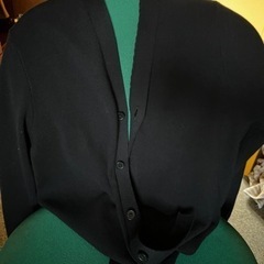 ユニクロ　カーディガン　L navyの画像