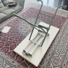 高さ調整できる白い丈夫な机★引き取りのみ　★中古ですが美品の画像