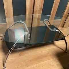 ガラス製リビング用ローテーブル差し上げます。の画像