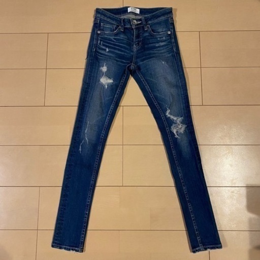 GYDA BOTH RIPPED スキニーデニムパンツ