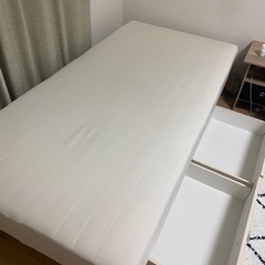 シングルベッド　収納付