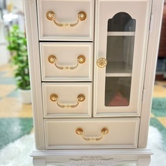 おしゃれなキャビネット チェスト ガラスアンティークを入荷致しました！