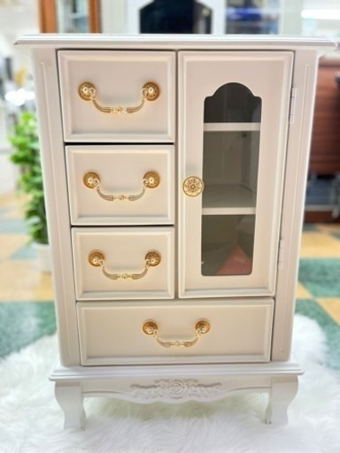 キラキラでかわいい姫系インテリアのキャビネットを入荷致しました！！！