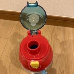 子供用水筒の画像
