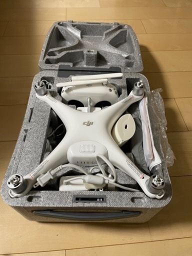 DJI ドローン　ファントム4