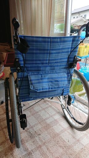 又『値下げです!」テーブル、座布団付き車椅子!