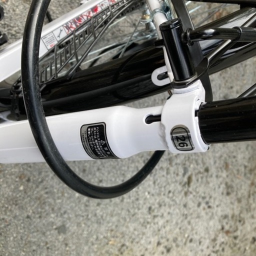 美品　CHACLE26インチ　ノーパンクタイヤ自転車　