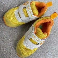 15㎝黄色いスニーカー