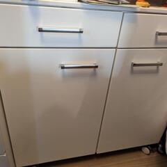 キッチンカウンター　コンセント付きの画像