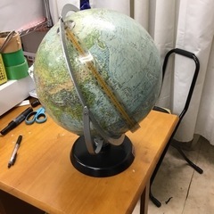 地球儀(リーダーズダイジェスト)の画像