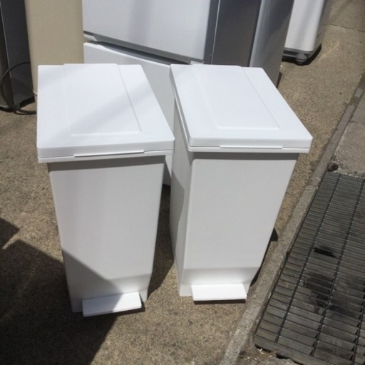 残り1つ 45L 新品未使用 ゴミ箱 ペダル付き ホワイト
