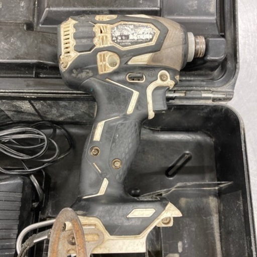 中古品△HiKOKI(ハイコーキ) 18V  インパクトドライバー　充電器・バッテリー２点付き