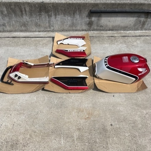 SOLDOUT CBX400F CBX550F 外装 タンク サイドカバー 左右 リア テール タンデムバー　画像参照　説明文熟読