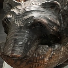 木彫りのクマの置物(中)の画像