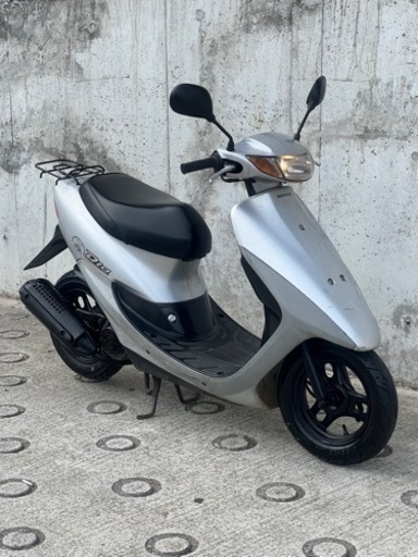 大人気セール‼️バッテリー新品✨リアタイヤ新品🔥嬉しいオイル満タン補充🈵原付の定番車種♪パワフルで速い💨ライブディオ✴