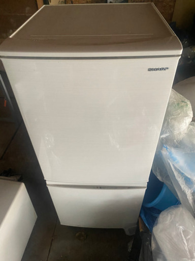 SHARP 2ドア冷蔵庫　2019年　ホワイト