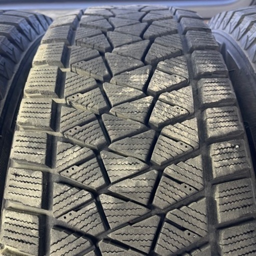 バリ山　BRIDGESTONE ブリヂストン　ブリジストン　DM-V2 215/70R16 スタッドレス　タイヤ　2018年製　16イ