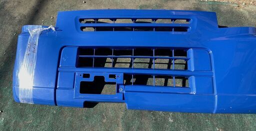 ジエスエース（ハイエース200系（KDH206）フロントバンパー中古　多少の傷あり