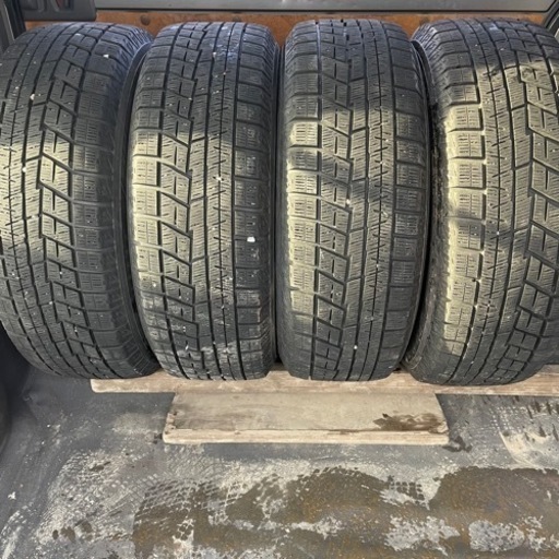 極上タイヤ　YOKOHAMA ヨコハマ　IG60 215/60R16 スタッドレス　タイヤ　2018年製　16インチ