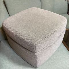 ✨🔔期間限定🔥ジモティー特別価格🔔✨karimoku / カリモク オットマン フットスツール ジャガード 布張りの画像