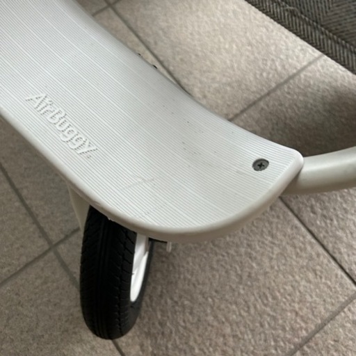 エアバギー ココブレーキ アースグレイ、白フレーム