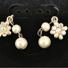 新品未使用👸ゴージャスパール風ネックレス＆イヤリング　プリンセス　パーティーなどでどうぞ💕の画像