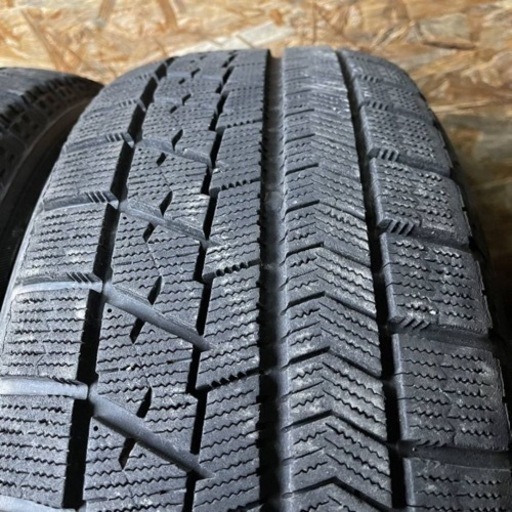 バリ山　BRIDGESTONE ブリヂストン　ブリジストン　VRX 215/60R16 スタッドレス タイヤ　2017年製3本　201