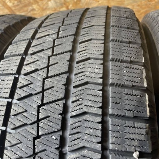 バリ山　BRIDGESTONE ブリヂストン　ブリジストン　VRX2 215/55R17 スタッドレス タイヤ　2018年製　17イン