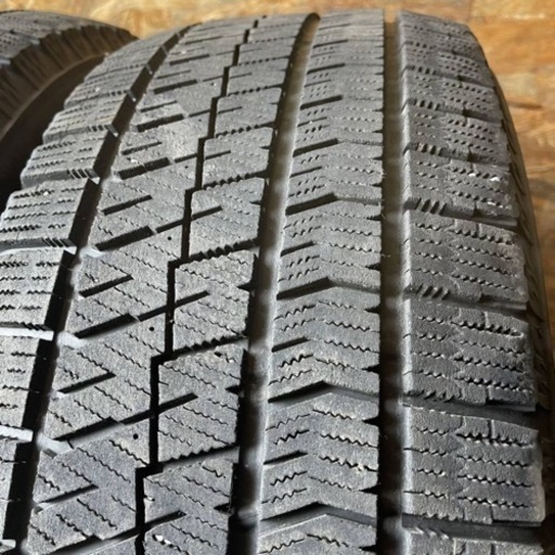 バリ山　BRIDGESTONE ブリヂストン　ブリジストン　VRX2 215/55R17 スタッドレス タイヤ　2018年製　17イン
