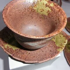 ★葉っぱ型ソーサ、焼き物湯呑、★おもてなしに、未使用保管品、箱はなし、画像参照、★プロフィール必読ですの画像