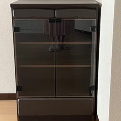 ◆春からの新生活に！◆ガラス扉の棚（食器、本、CDや趣味の収納に...