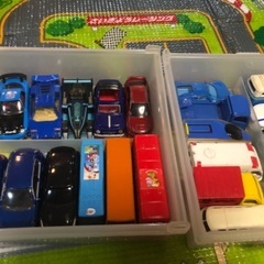 トミカ　ケース、車20台位等の画像