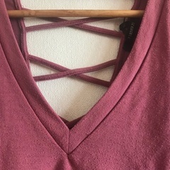 Forever 21 のカットソーの画像