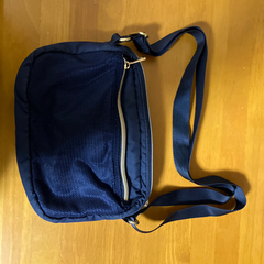 【再値下げしました】斜めがけポーチの画像