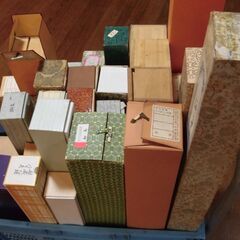 掛軸30点以上　内容不明　山水画　漢詩書　縁起物　富士　鶴　御朱印　仏画水墨画等　玉石混交の画像