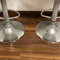 高さ調整できるバーチェア カウンターチェア2個セトの画像