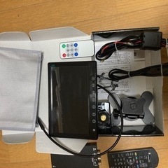 車載モニターとテレビチューナーの画像