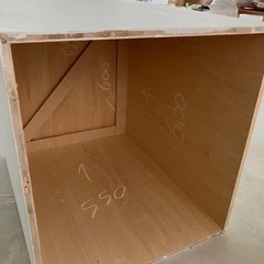 白い展示台　ディスプレイ台の画像