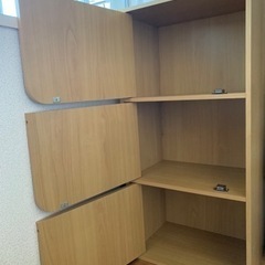 【無料】本棚ラック 扉付き 3段の画像