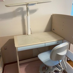 KOIZUMI 学習机　水色の画像