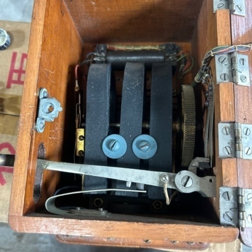 フォトスポットにレトロ電話　