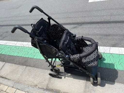 キンダーワゴン　双子ベビーカー　年子　2人乗せ