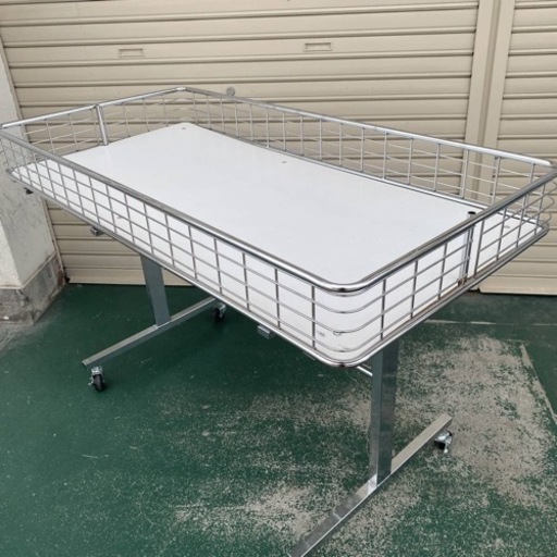 商談中キャスター付ワゴン　什器　約120×60×79cm 業務用