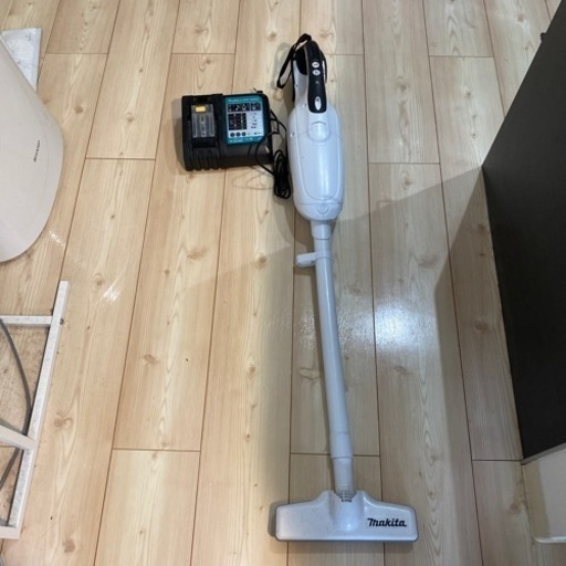 マキタ　makita 掃除機　ハンディークリーナー　CL142FD