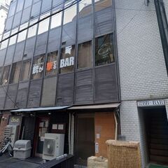 【金・土のみ】シューティングバーでホールのお仕事♪未経験可・週1日～OK・髪型自由♪・サバゲ―好き歓迎！の画像