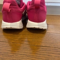 adidasスニーカー22センチの画像